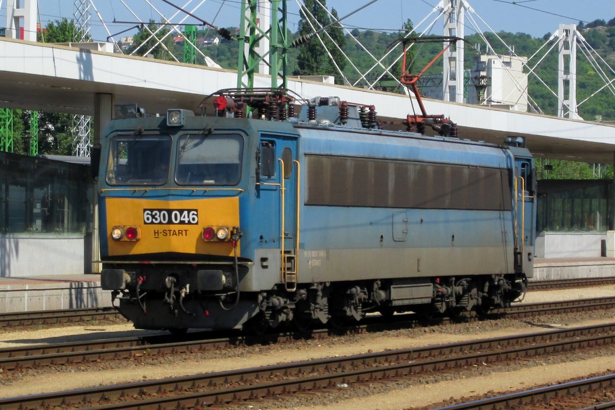 On 6 September 2017 MAV 630 046 makes a solo trip and passes through Kelenföld.