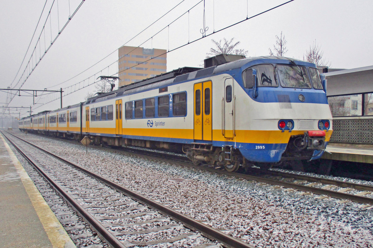 On 7 February 2017, NS 2995 departs from Nijmegen-Dukenburg.