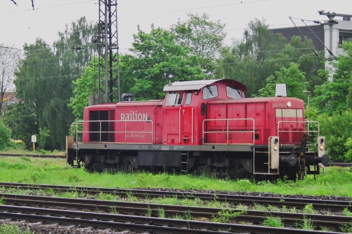 On 7 January 2014 DB 294 793 stands at Oberhausen Osterfeld Süd.