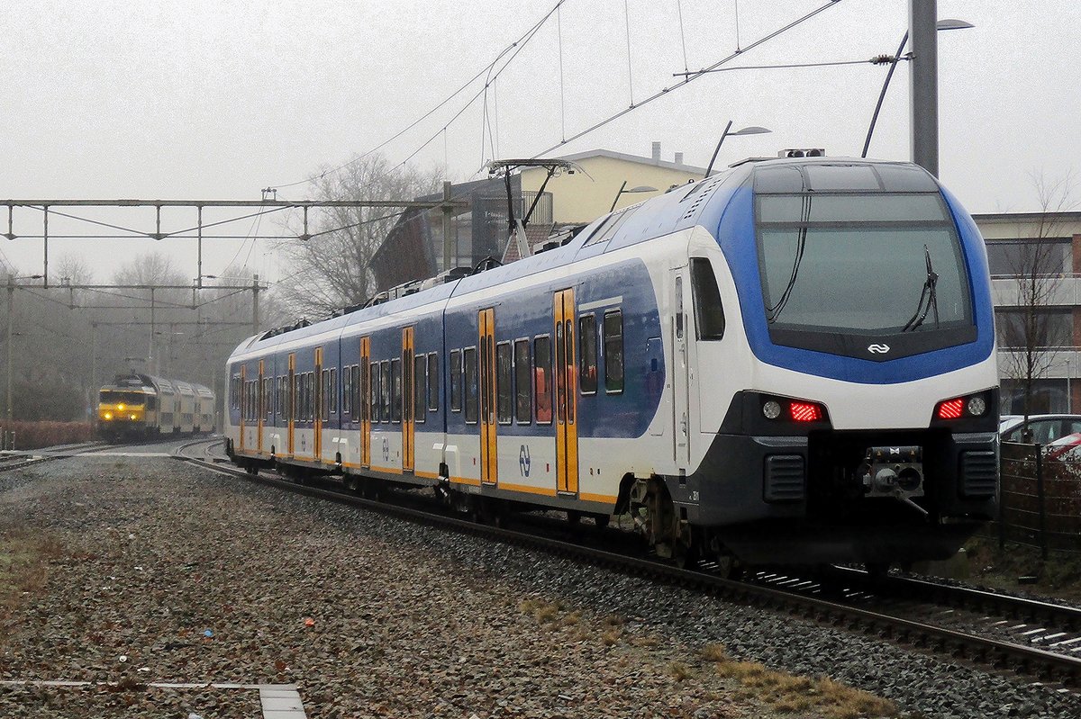 On a rainy 19 February 2017 NS 2511 leaves Wijchen.