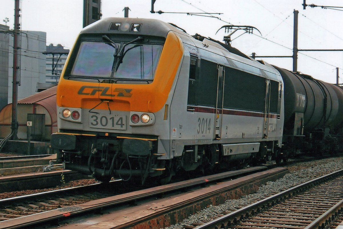 On the morning of 10 September 2009 CFL 3014 hauls a freight through Antwerpen-Berchem.