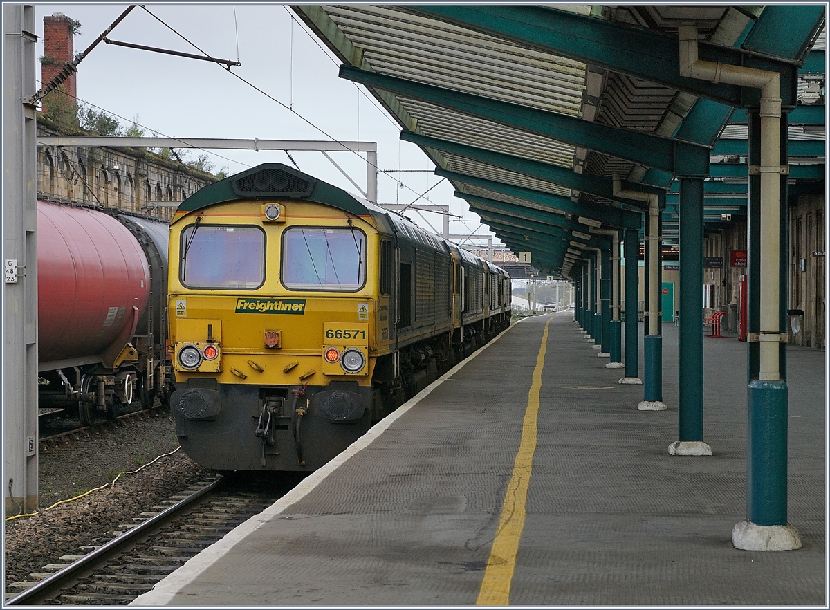 On the the end of ths Lok-train: the Frightliner 66571.
Carlisle, 28.04.2018