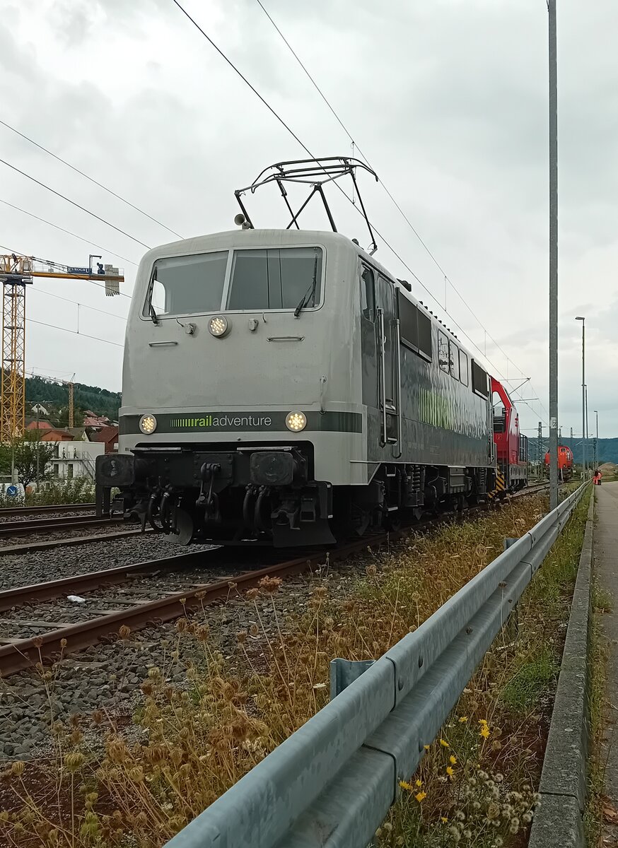 On tuesday 29th of August 2023 the Railadventur class 111 222 takes over an brandnew Gmeinder D60C Lokomotive to bring it to the new  owner.