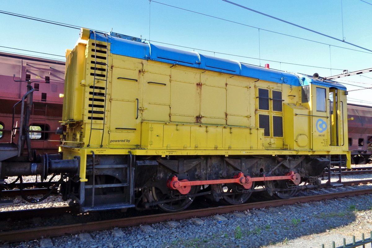 OOC 691 shunts on 29 July 2014 at Oss.