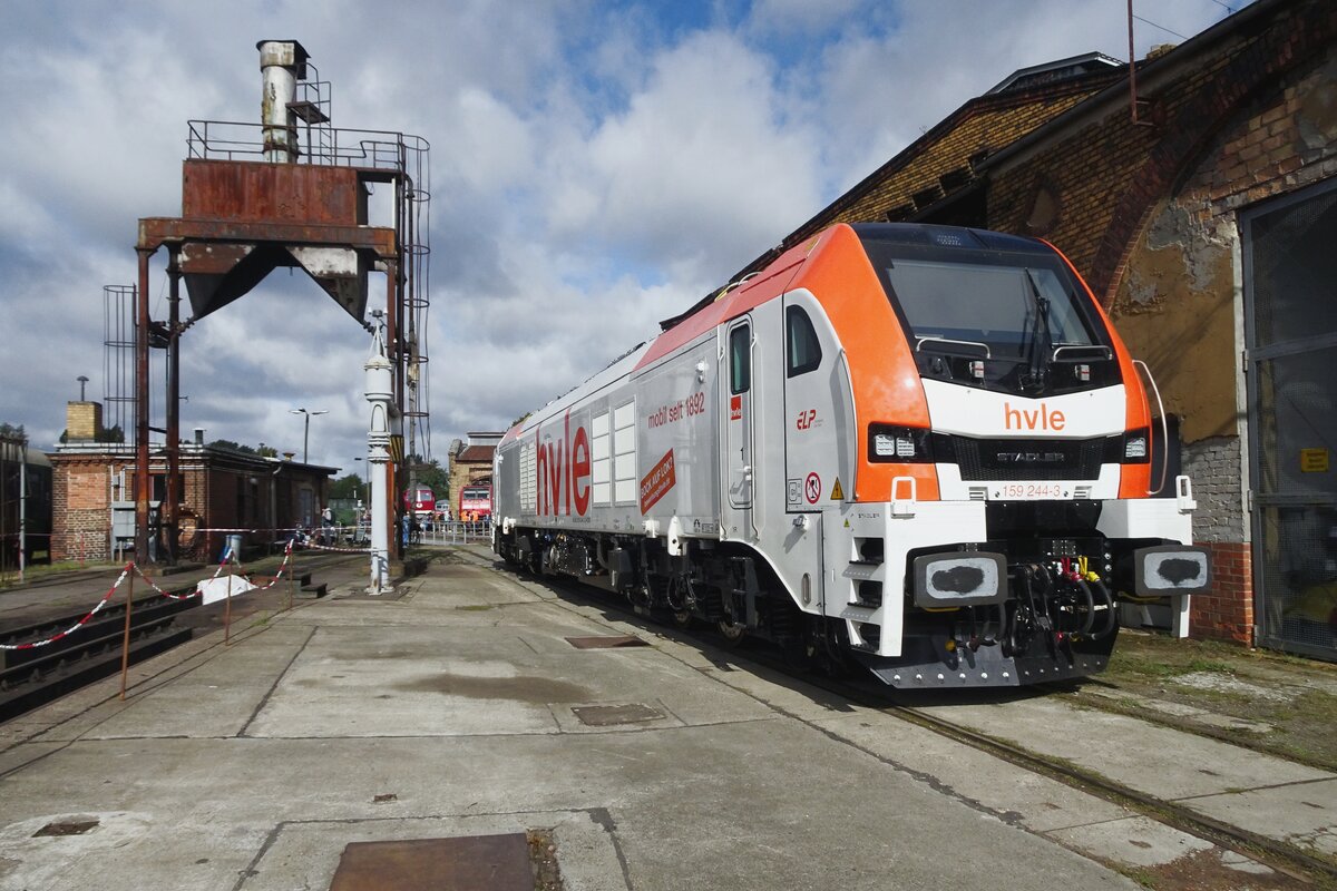 Parte della mostra annuale a Be Berlin-Schöneweide è stata hlve 159 244 il 18 settembre 2022. HVLE è stato uno dei primi utilizzatori della EuroDual Classe 159/2019. Dal 2022, molti altri operatori all'interno e all'esterno della Germania hanno seguito l'esempio.
