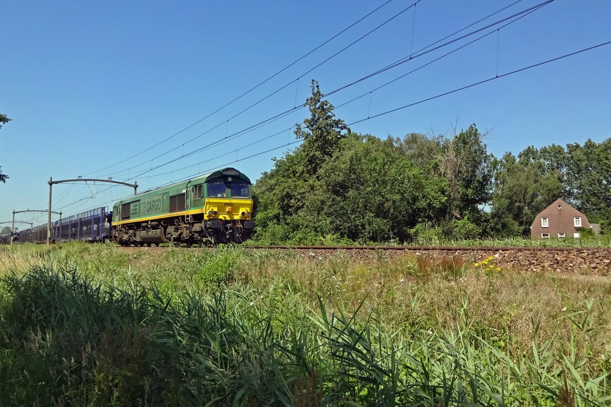 PB01 speeds through Oisterwijk on 28 June 2019.