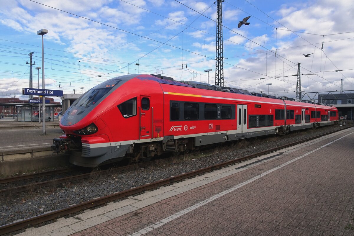 PESA build 633 111 stands at Dortmund Hbf on 14 February 2022.