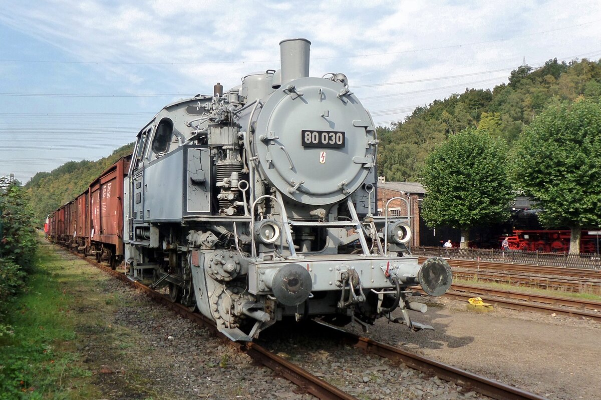 Photo freight with 80 030 -in photo colours- at Bochum-Dahlhausen on 17 September 2016.