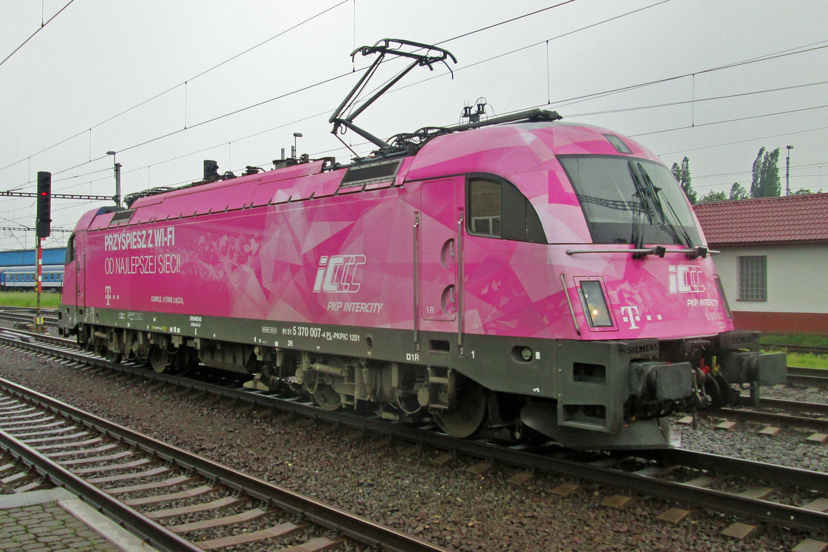 PKP 370 007 catches the rain at Bohumín on 26 May 2015.