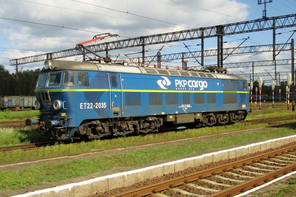 PKP Cargo ET22-2035 runs round at Wegliniec on 23 September 2014.With 1184 members just for the PKP, ET22 might be the biggest class of electric locos in numbers west of the Polish-Russian border.