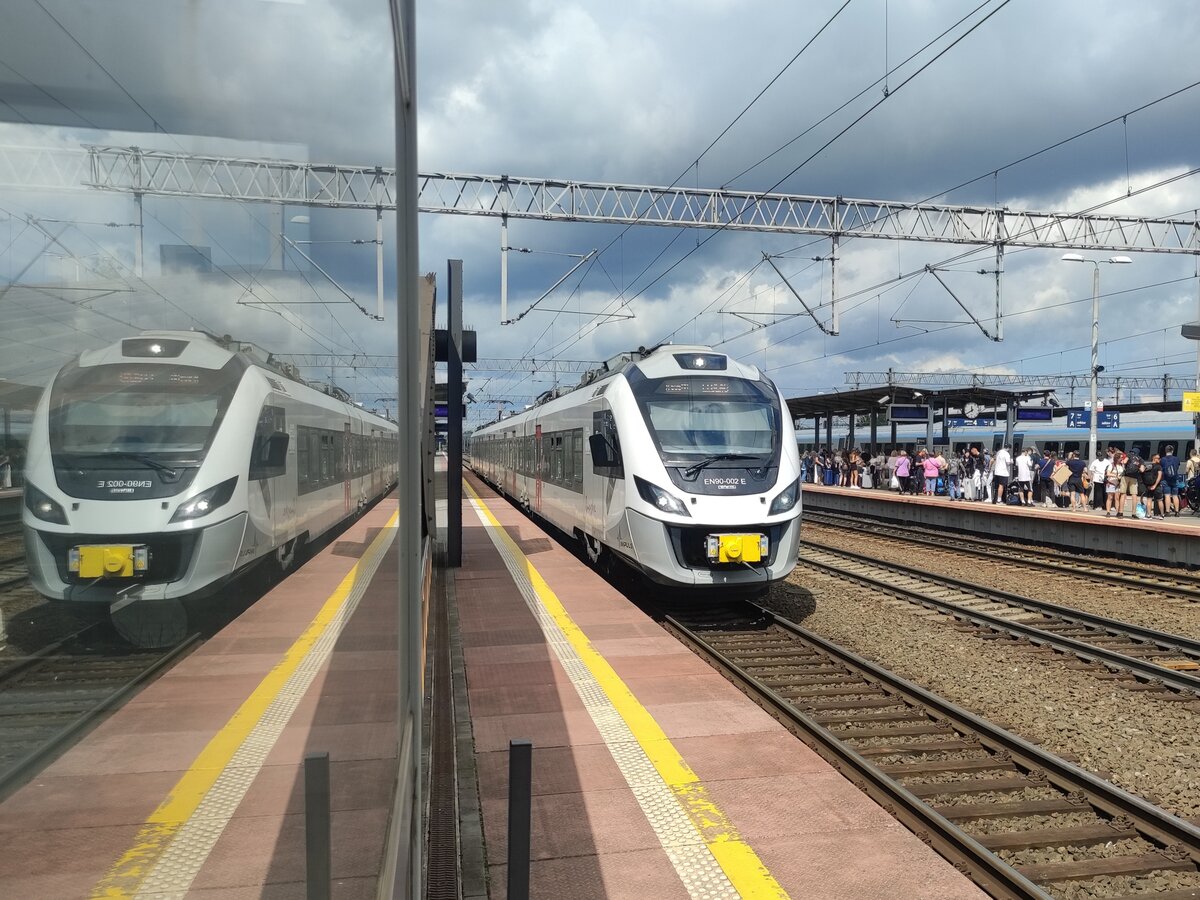 Polregio EN90-002  Impuls  departs from Gdynia Główna as train service 50608 to Elbląg. 2023-07-30