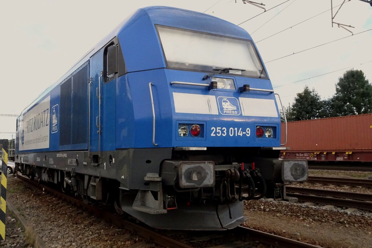 PRESS 253 014 finds herself on 10 September 2022 back in Praha-Uhrineves.