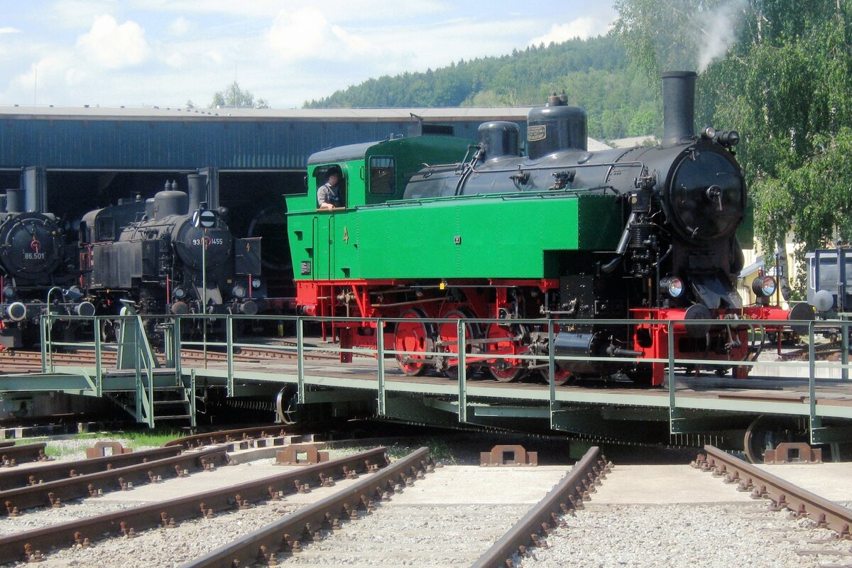 Private Lok-4 stands on the turn table in the Lokpark Ampflwang on 27 May 2012.