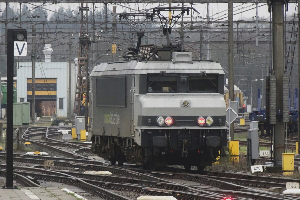 RADV 9903 runs round at Amersfoort on a grey 3 February 2022.