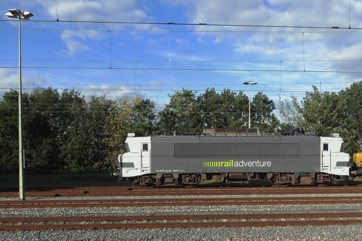 RADVE 9903, formerly NS 1611 stands in Nijmegen on 26 October 2022.