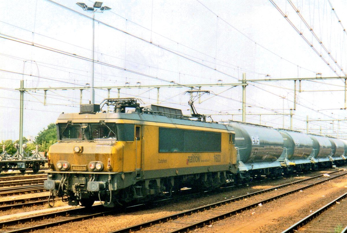 RaiLioN 1603 takes a break at Nijmegen on 20 September 2002.