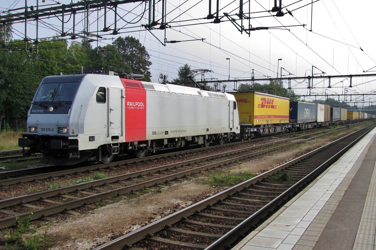 RailPool 185 679 has arrived at Hallsberg on 11 Septembner 2015. Class 185 is noted 241 in Sweden.