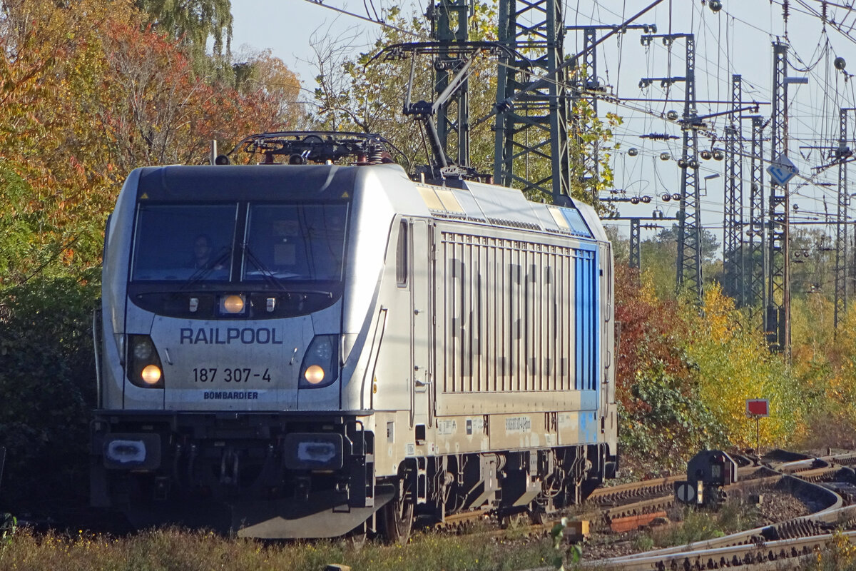 RailPool 187 307 just parked herself at Emmerich on 8 November 2019.