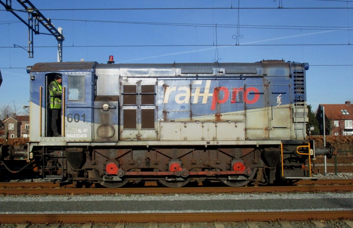 RailPro 601 runs light at Oss on 21 January 2019.