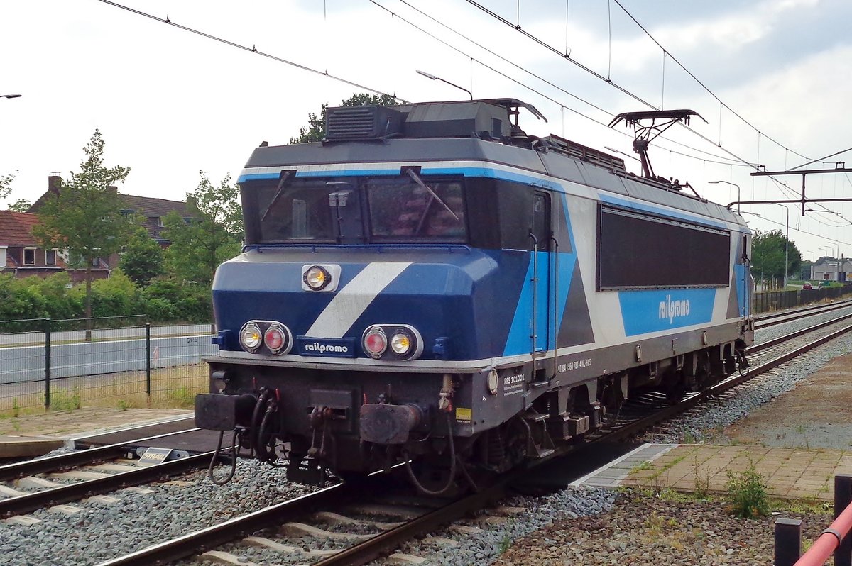 RailPromo 101001 runs light through Blerick on 10 May 2018.