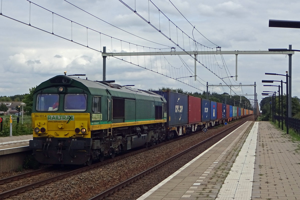 RailTraxx 266 031 thunders through Tilburg Reeshof on 16 August 2019.