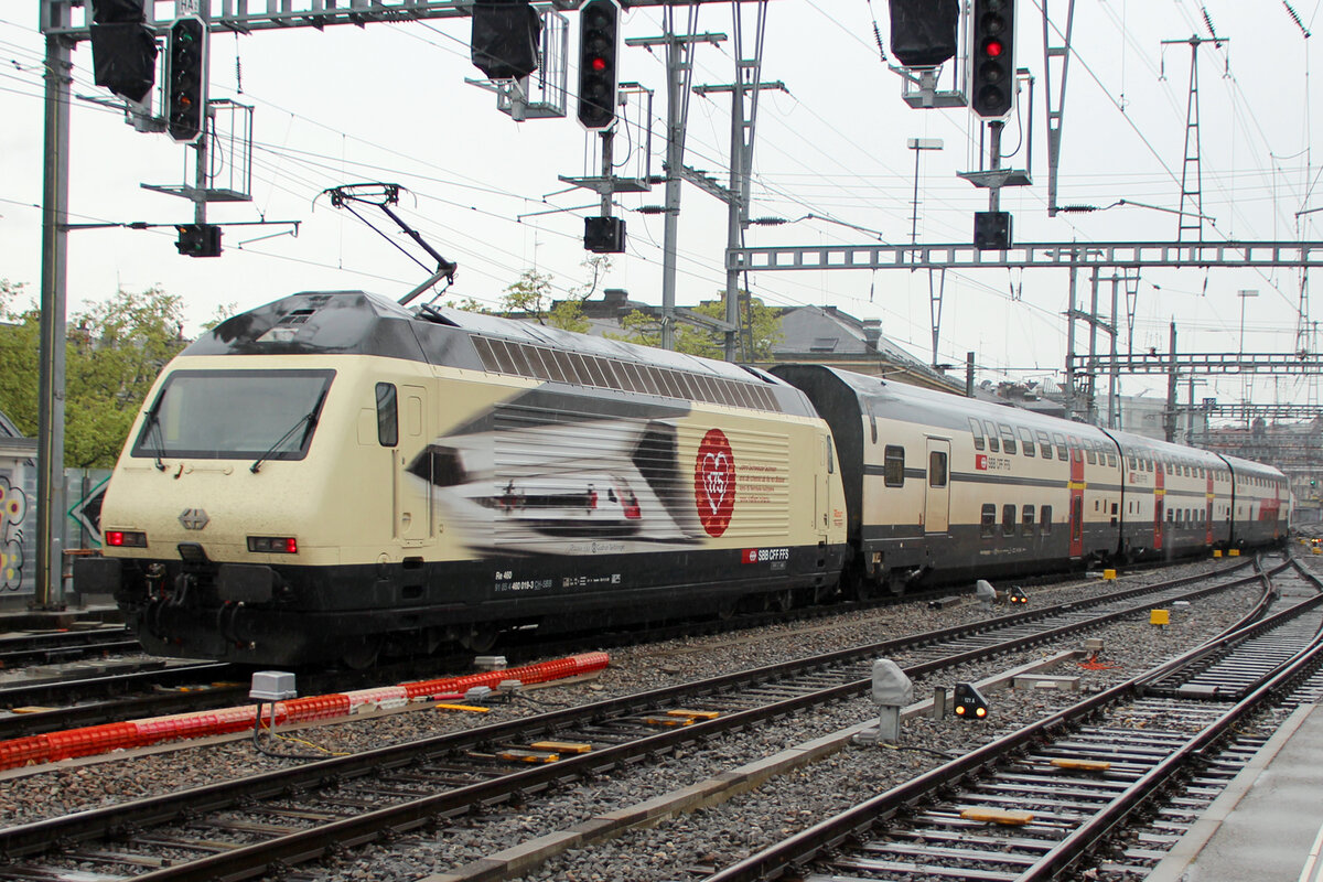 Re 460-019 with IR15 leaving Geneva Main Station to Geneva Airport.

23/04/2022