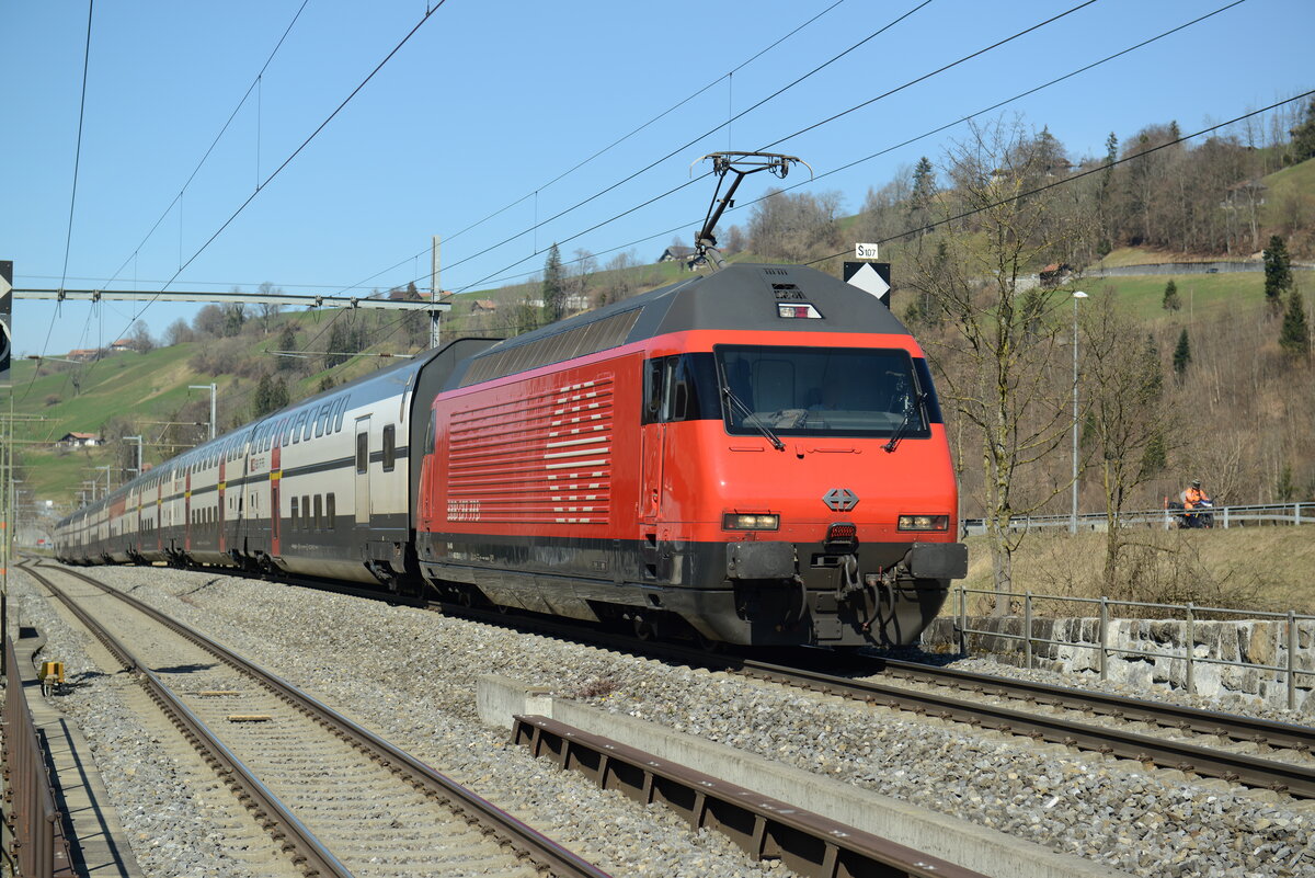 Re 460 029 °Eulach°
Ici à Mülenen

Prise le 10 mars 2021