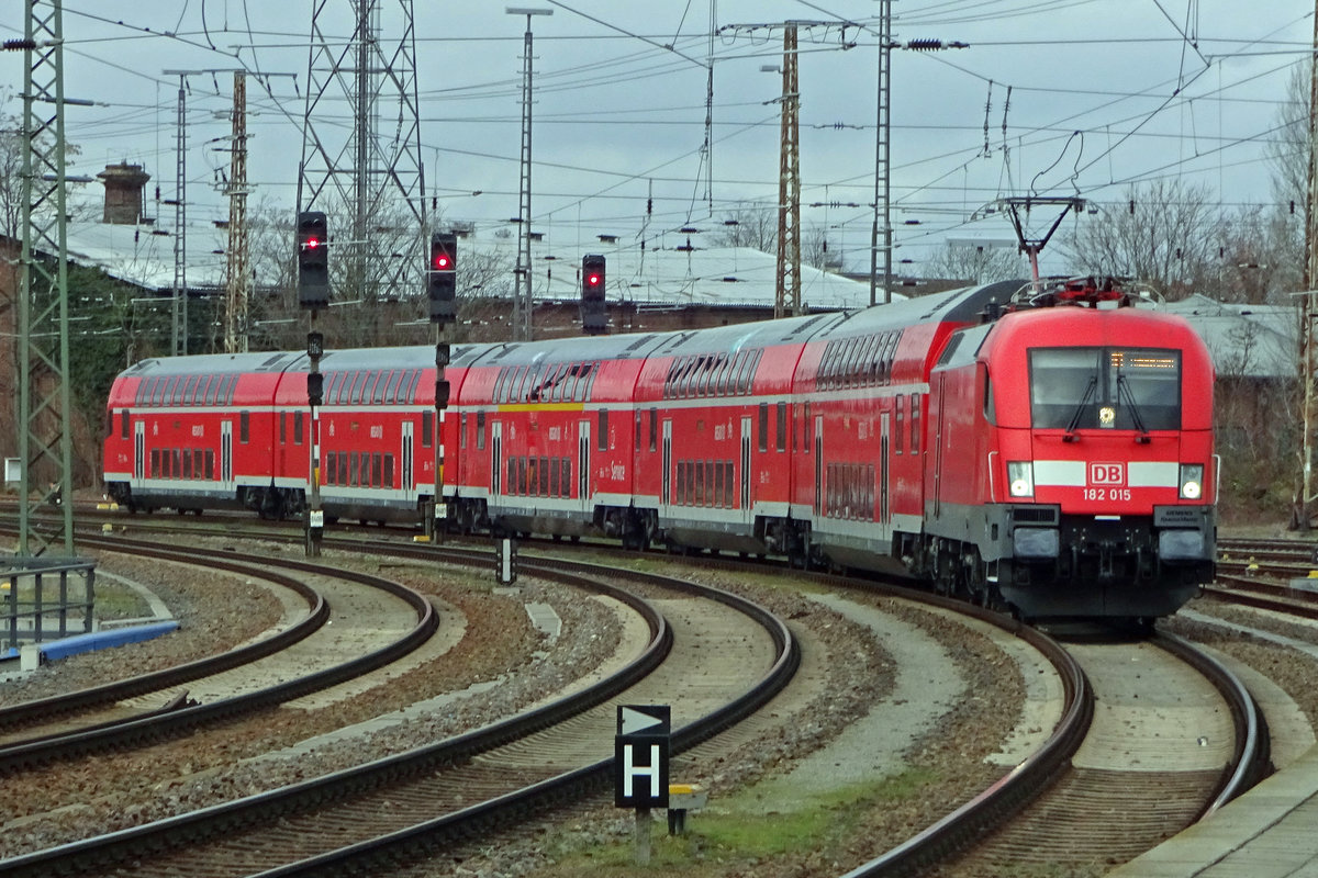 RE from/to Brandenburg with 182 015 enters Frankfurt-am-Oder on 25 February 2020.