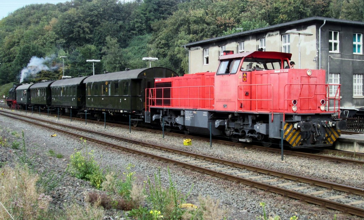 Red mercenary 275 833 stands as guest with a diesel/steam shuttle in the DGEG museum of Bochum Dahlhausen on 17 September 2016.