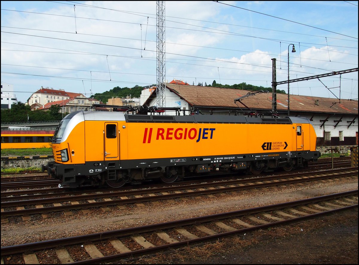 Regiojet 193 226-8 Siemens Vectron in railway station Praha Smíchov on 25.8.2017