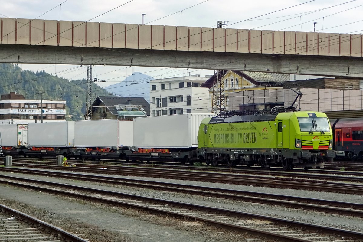 'Responsibility driven' is TX Log 193 552 with an Italy-bound piggyback service at Kufstein on 17 September 2019.
