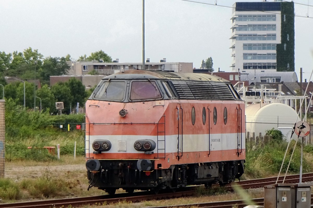 RFO 6702, former LOCON 9802 (of which the name and numer still are visible on the ex-NMBS loco) stands at Venlo on 27 August 2020.