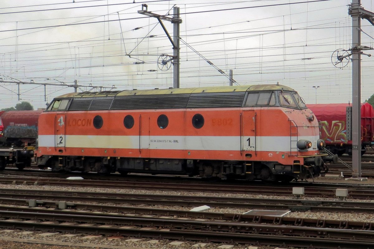 RFO 6702, former LOCON 9802 (of which the name and numer still are visible on the ex-NMBS loco) stands at Venlo on 27 August 2020.