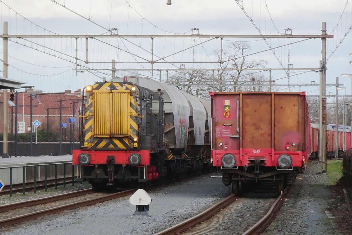 RFO 692 shunts at Oss on 11 February 2022.