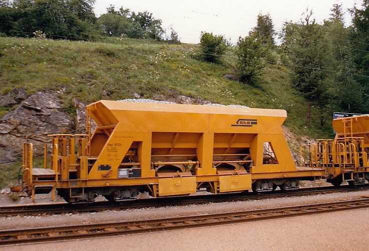 Rhaetian Railway - Hopper wagon Fad 8725 in station Filisur, August 1987
