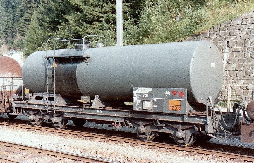 Rhaetian Railway - Tank wagon Uahk-v 8122 near station Reichenau, August 1984