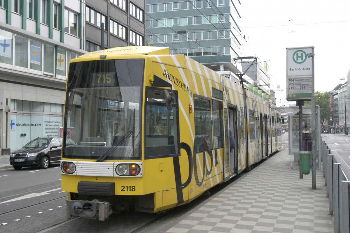 Rheinbahn AG 2118 Line 715 in Berliner Allee, Düsseldorf. Date: 20. May 2007.