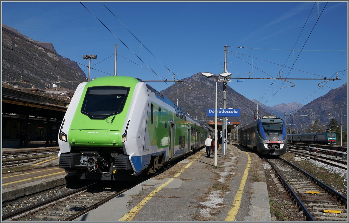 Rock und Minuetto: the Trenord ROCK ETR 421 034 (UIC 94 83 4421 034-2 I-TN) and in the background the FS MINUETTO Ale 502 016-8 (UIC 94 83 4 502 016-8 I-TI).

28.10.2021