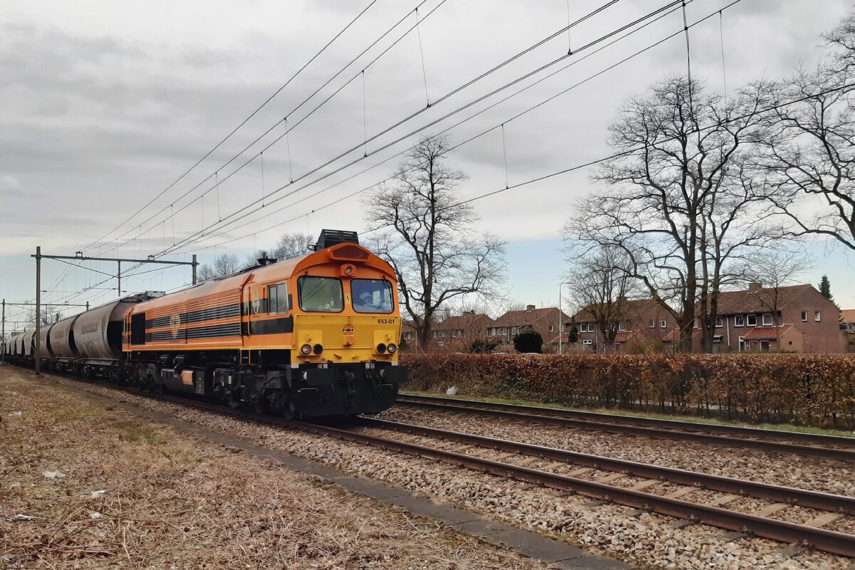 RRF 653-01 departs from Oss with a cereals train on 15 March 2022.