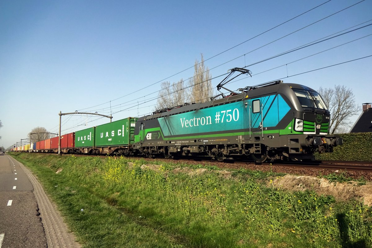 RTB 193 756 celebrates being the 750th Vectron build when passing through Boxtel on 31 March 2021.