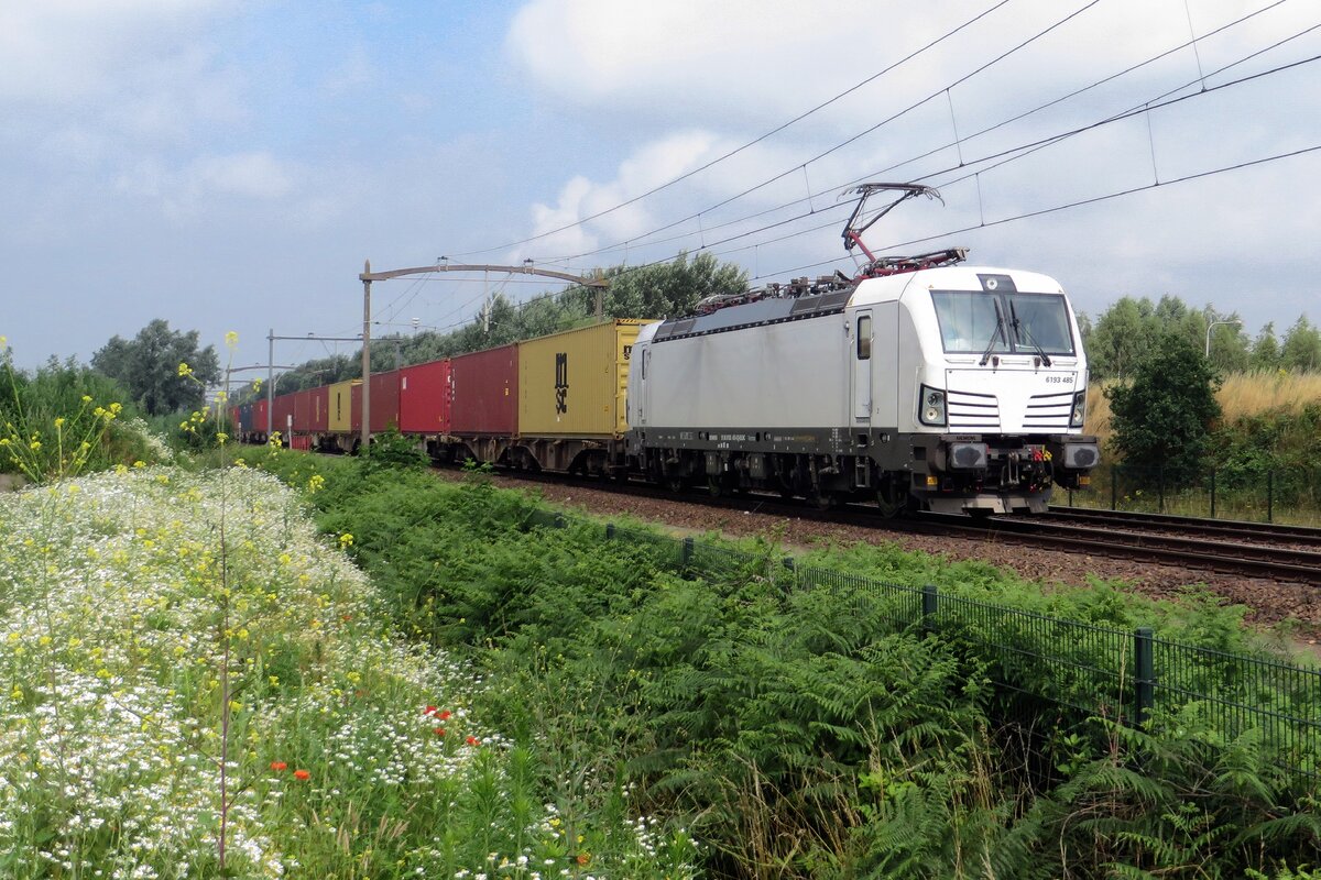 RTB's newby 193 485 wass in plain white while passing through Tilburg-Reeshof on 9 July 2021.