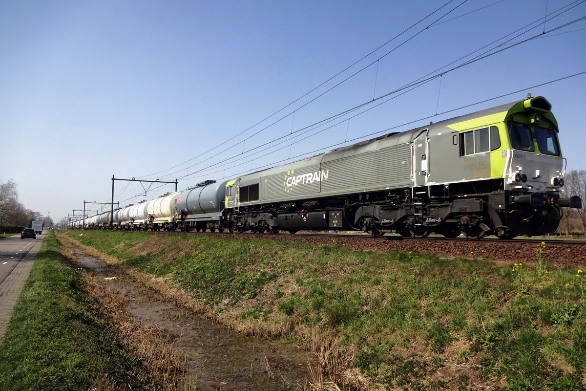 RTX, former CapTrain (whose livery the loco still carries) 266 009 hauls a tank rain through Roond on 31 March 2021.