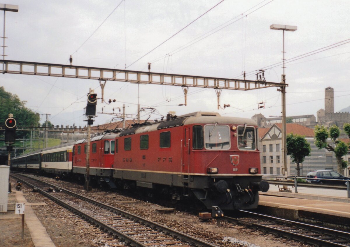 SBB 11144 hauls an EC from Milano Centrale into Bellinzona on 26 May 2007.