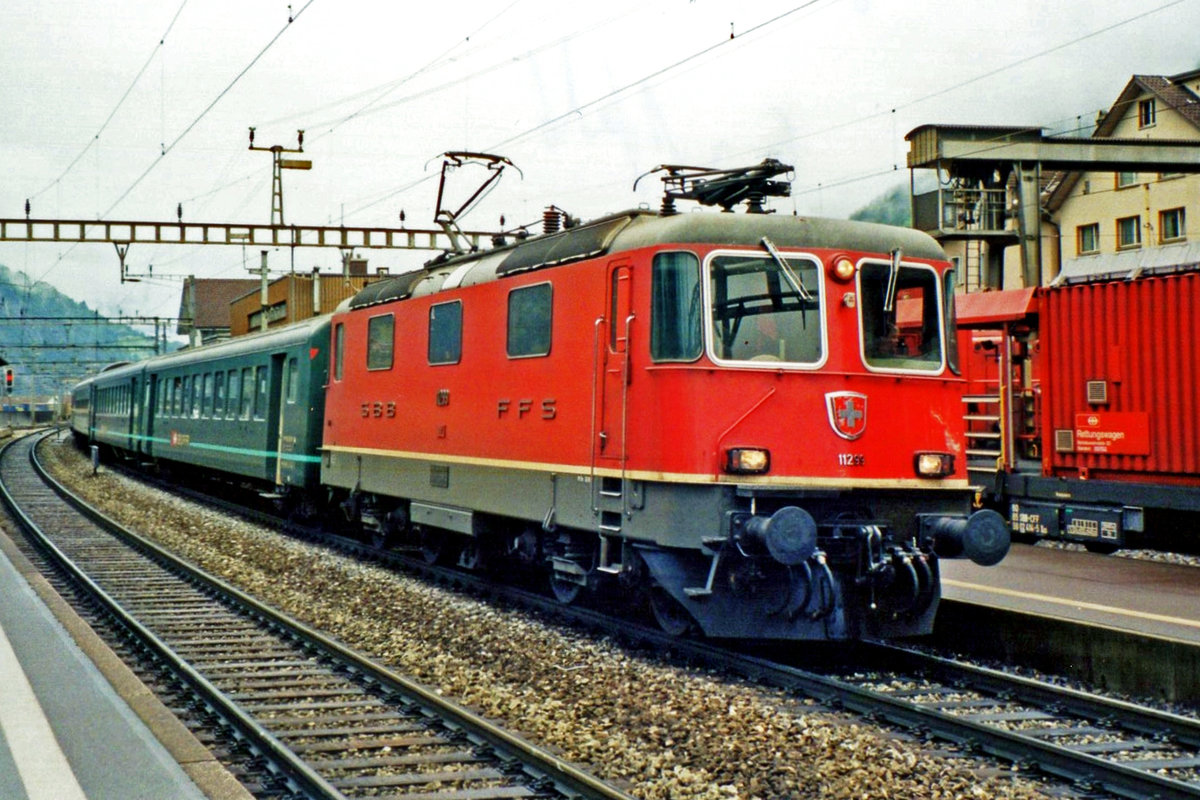 SBB 11299 calls at Erstfeld on 27 May 2007.