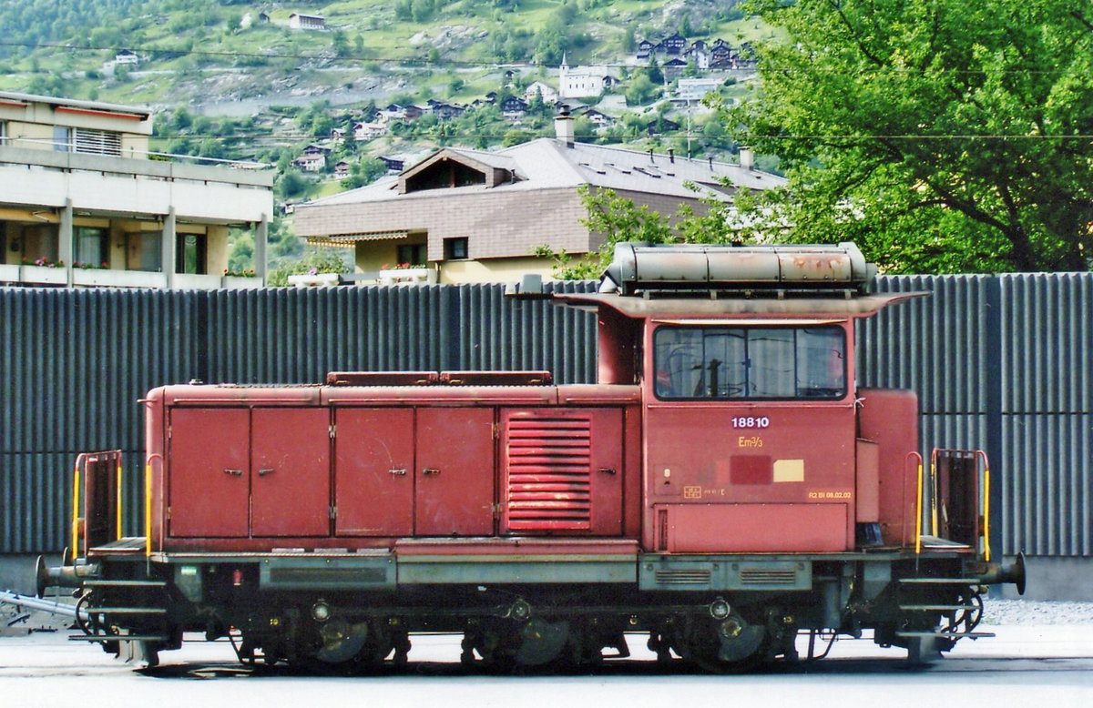 SBB 18810 stands on 13 May 2010 in Visp.