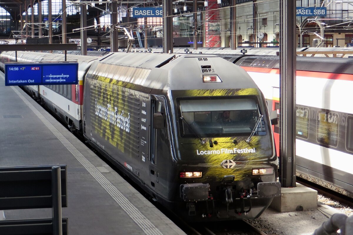 SBB 460 072 advertises for the Locarno Film Festival at Basel SBB on 20 May 2022.