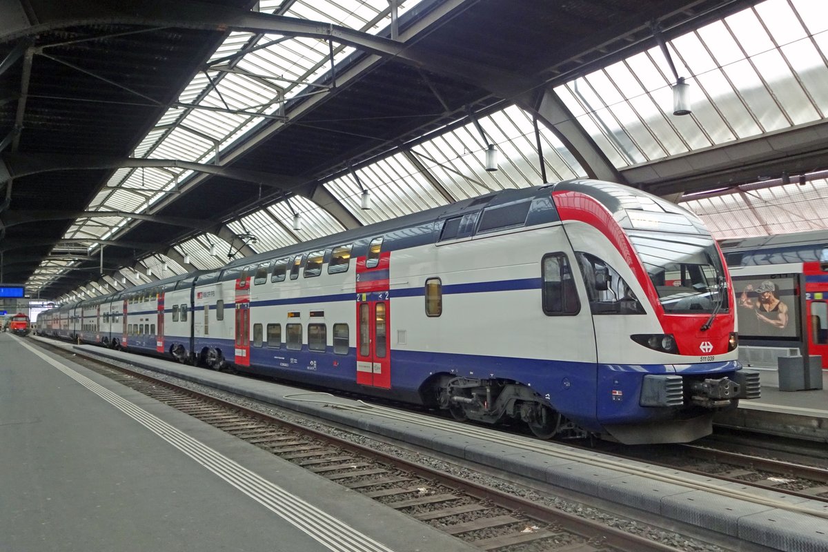 SBB 511 039 stands at Zürich HB on 2 January 2020.