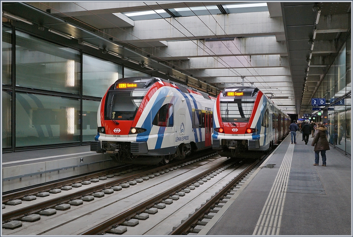 SBB CFF Léman Express RABe 522 in Chene - Bourg. 

15.12.2019