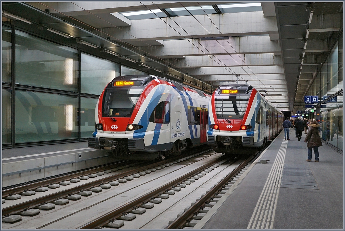 SBB CFF Léman Express RABe 522 in Chene - Bourg. 

15.12.2019