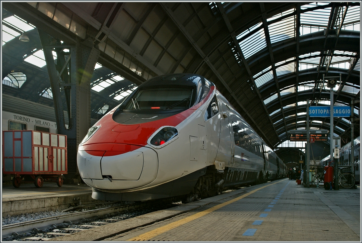 SBB ETR 610 waits his departure in Milano Centrale. 
16.11.2013